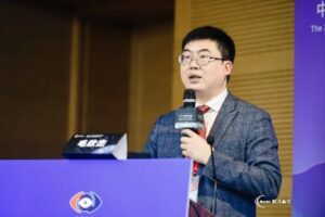 Zhou Xingtao, professor of the Eye & ENT Hospital of Fudan University at COOC 2023